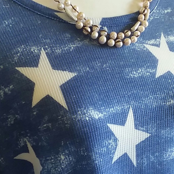NWT. Star Print Top. - Picture 2 of 3